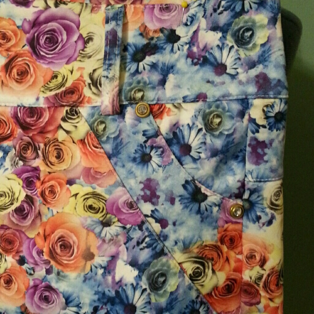 💐Cyn Shorts - Picture 3 of 6